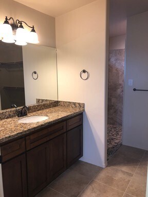 Building Photo - Beautiful Home in Foothills area!