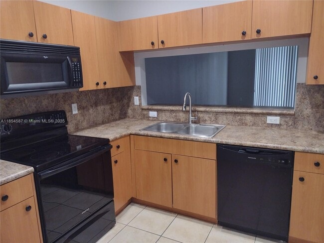 Building Photo - 2612 SW 82nd Ave