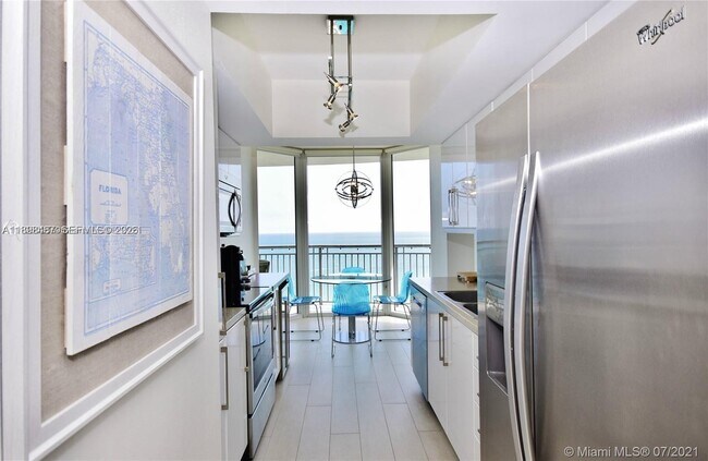Foto del edificio - 17375 Collins Ave