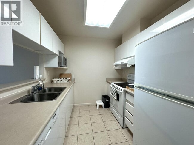 Building Photo - 4657 Hazel St