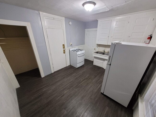 Foto del edificio - $975 - Efficiency Studio / 1 Bath in Downtown Manchester with All Utilities Included