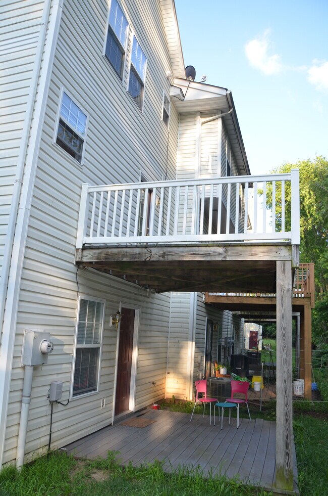Foto del edificio - 311 Emerson Ln