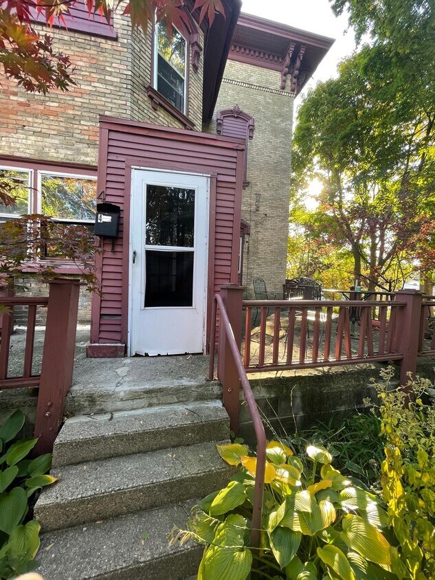 Foto principal - 19 College Ave NE