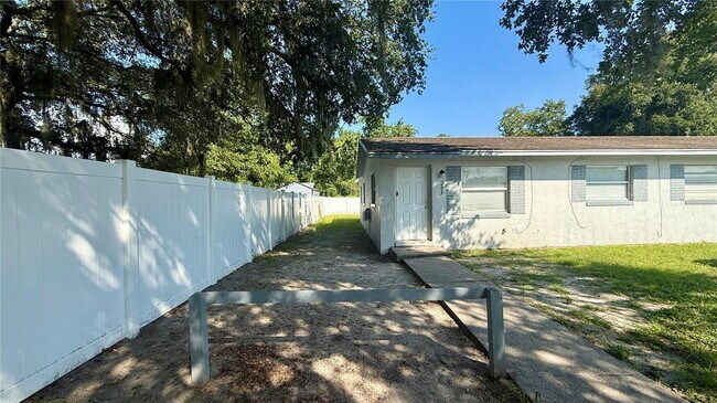Building Photo - 205 Mill St