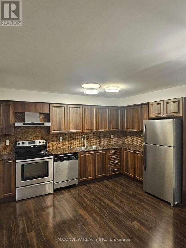 Building Photo - 318 John St.