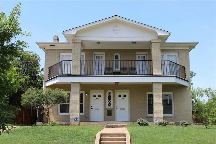 Primary Photo - 2226 W Rosedale St S