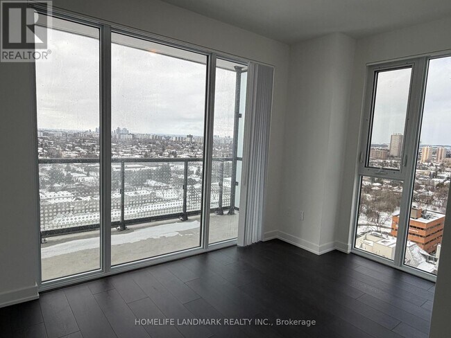 Building Photo - 5858 Yonge St