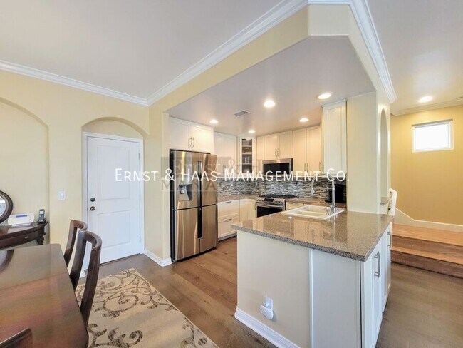 Building Photo - Beautiful 3 Bedroom 2.5 Bath Lakewood Home...