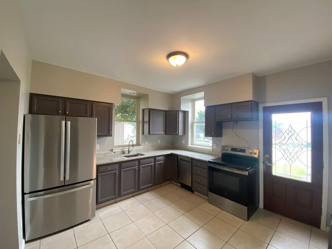 Foto principal - 1140 East Blvd