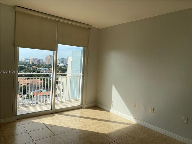 Foto del edificio - 2425 SW 27th Ave