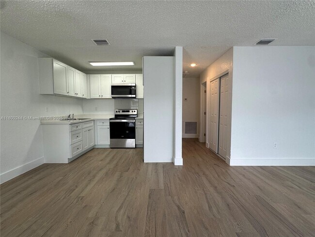 Foto del edificio - 6032 SW 25th St