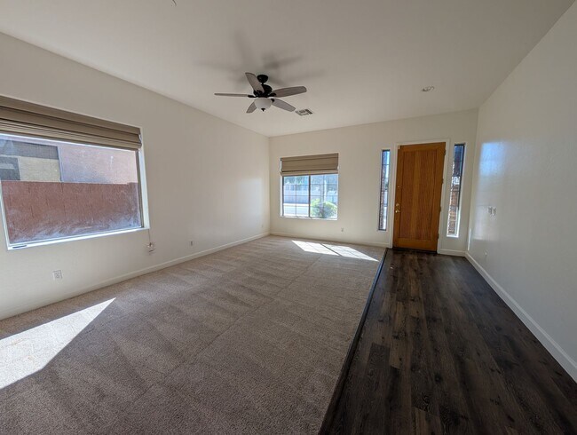 Foto del edificio - 4 bedroom 2 Bathroom Cooper Commons Home