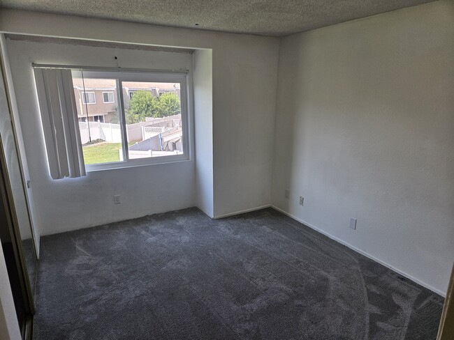 Building Photo - 44588 La Paz Rd
