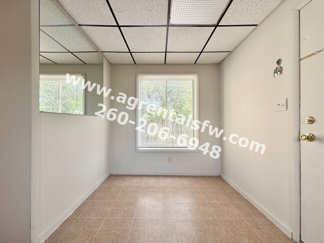 Foto del edificio - 2828 Raymond St