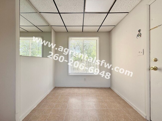 Building Photo - 2828 Raymond St