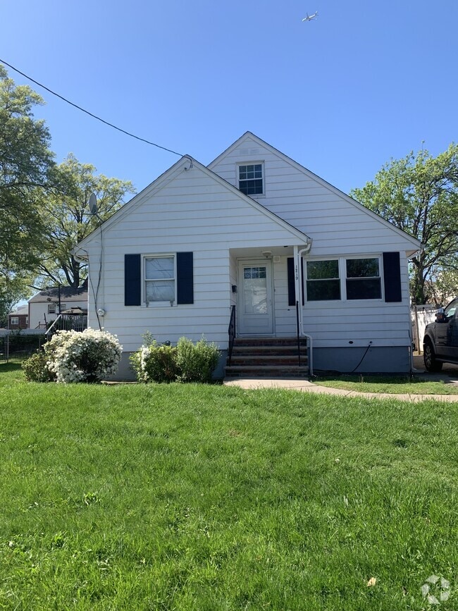 Building Photo - 1219 E Blancke St
