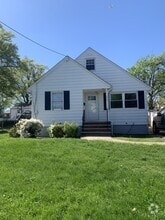 Building Photo - 1219 E Blancke St