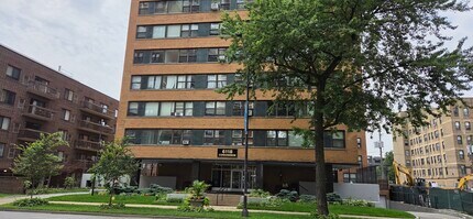 Building Photo - 6118 N Sheridan Rd