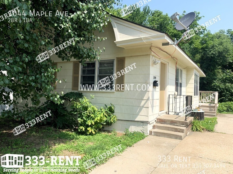 Primary Photo - 1044 W Maple Ave