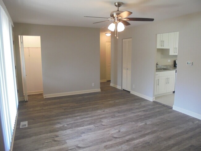 Building Photo - 117 Villa Rd