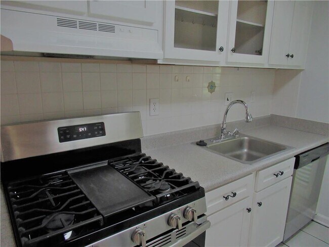 Building Photo - 1503 Wynnes Ridge Cir SE