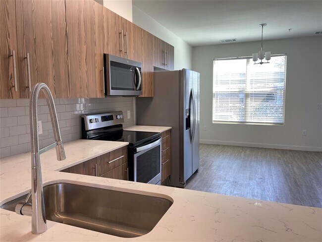 Foto del edificio - 7805 Cooper Ln