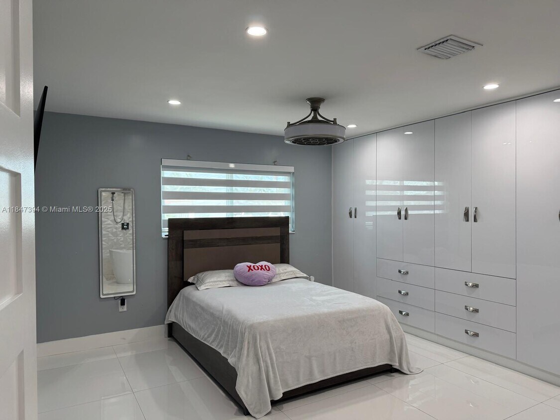 Foto del edificio - 7130 SW 14th St