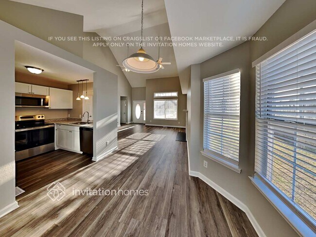 Building Photo - 612 Creekfront Dr