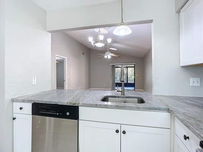 Building Photo - 4528 Nettle Creek Ct