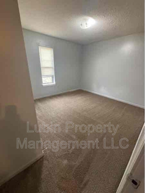 Building Photo - 3066 Water Oak Dr