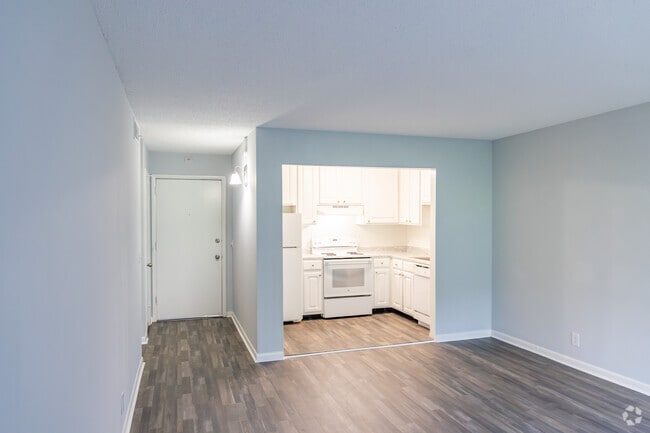 Interior Photo - Pine Brook TN