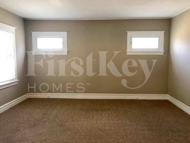 Building Photo - 2112 Lexa Dr