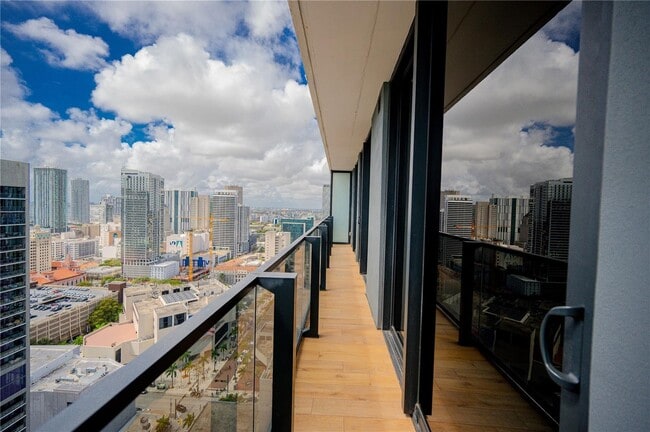 Building Photo - 398 NE 5th St