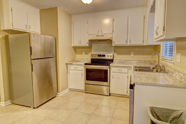 Foto del edificio - 334 Pine Ave