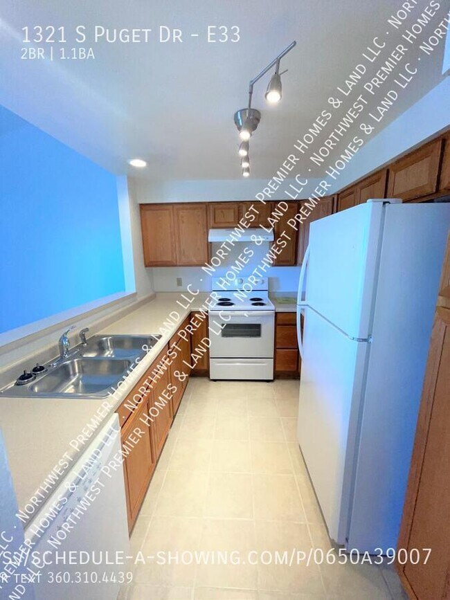 Photo - 1321 S Puget Dr Townhome