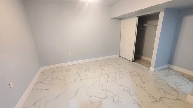 Building Photo - 8613 Beekman Dr