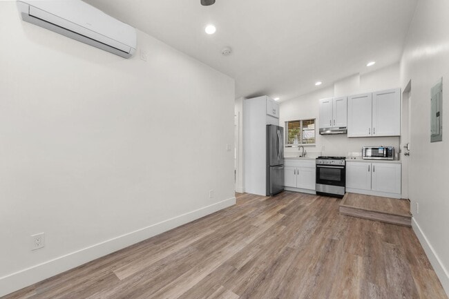 Foto del edificio - Detached 1 bedroom!