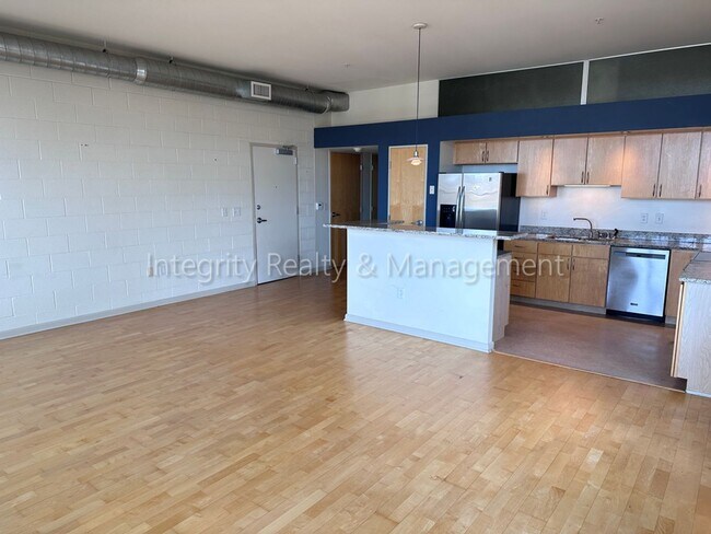 Building Photo - 1 Bed/1 Bath, 1,019 Sqft - 7130 W Alaska D...