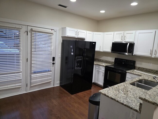 Photo - Large 3 Bedroom Townhouse in South Nashville