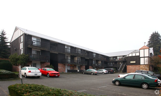 Building Photo - Kingston Manor
