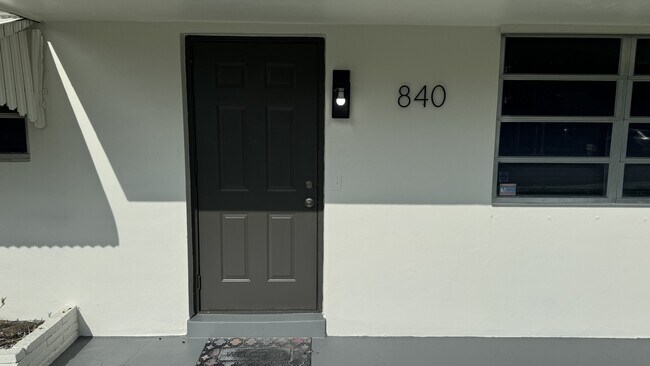 Foto del edificio - 840 S 63rd Ave