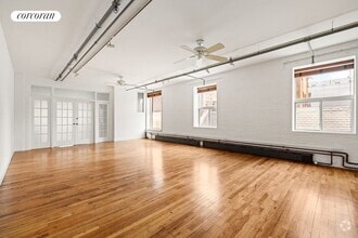 Building Photo - 405 E 13th St