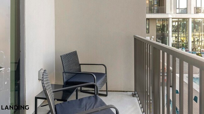 Building Photo - 1007 S Mint St