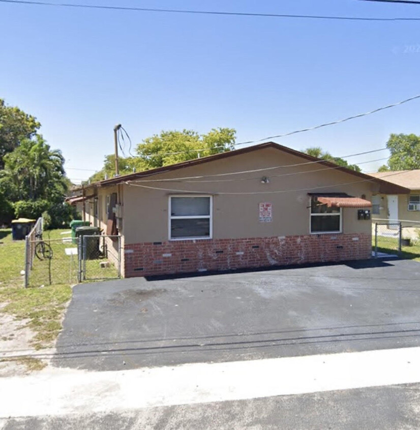 Primary Photo - 17 NW 6th Ave