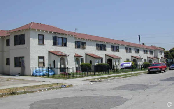 Building Photo - 706-734 W Virginia Ave