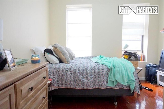 Foto del edificio - 309 E 93rd St