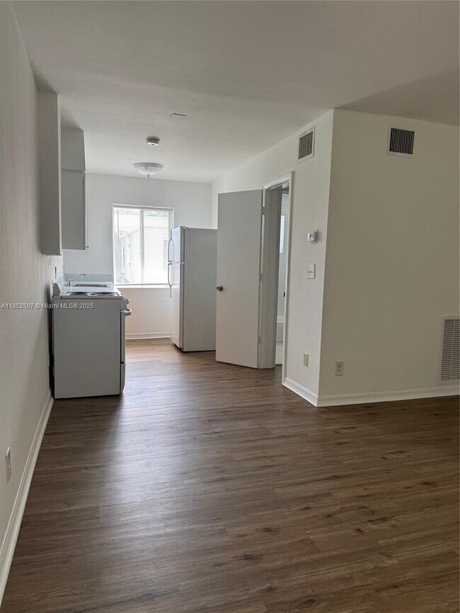Foto del edificio - 660 NE 88th Terrace