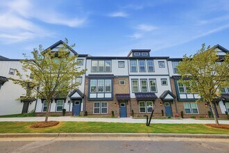 Building Photo - 1832 Alexander Village Main Dr