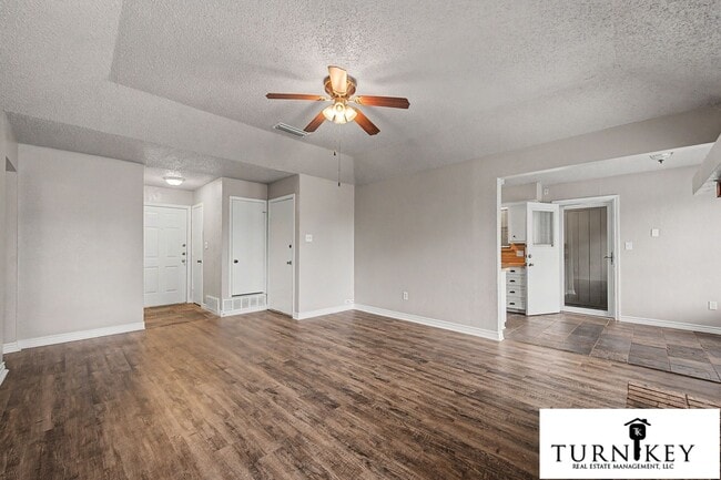 Photo - 913 Springhill Dr. House