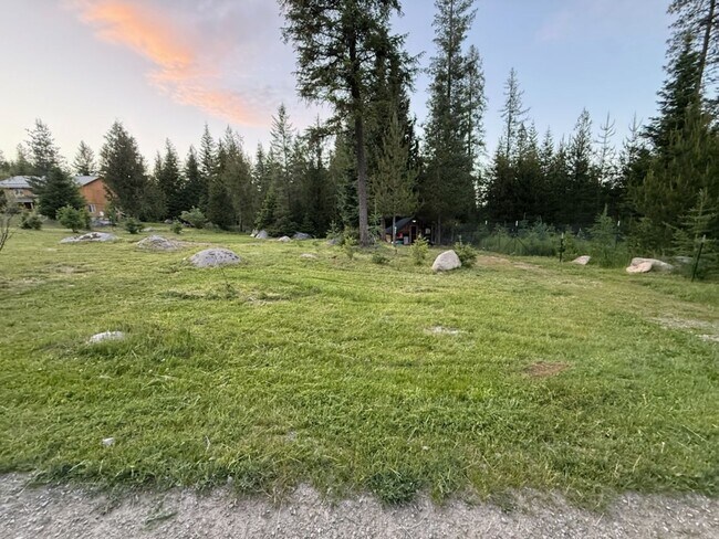 Building Photo - Spacious 4BR Home Near Sacheen & Davis Lake